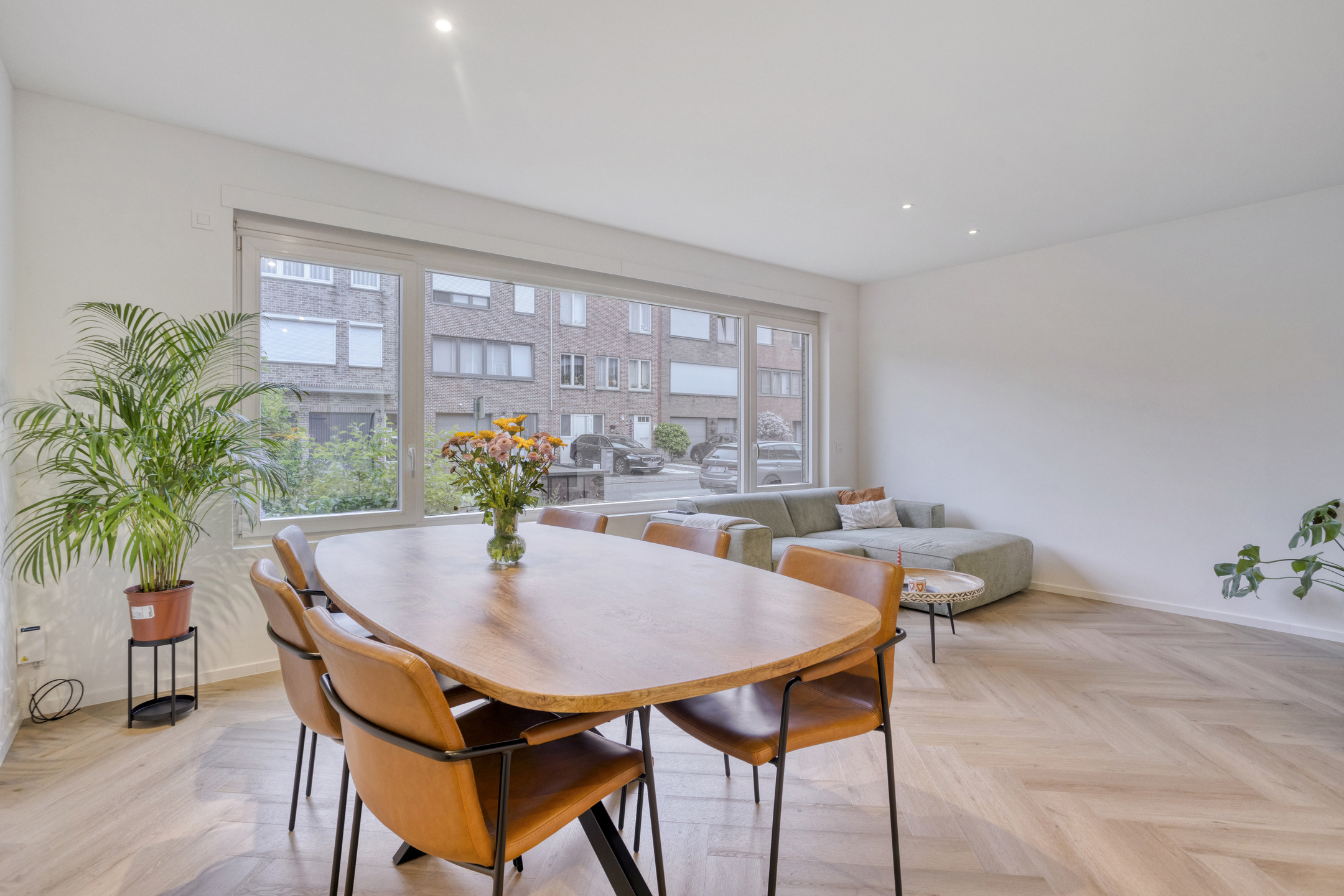Gerenoveerd gelijkvloers appartement met garage. - foto 5