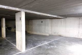 Ruime ondergrondse autostaanplaats nabij het centrum van Lichtervelde. Gelegen in de nabijheid van scholen, winkels en het openbaar vervoer...