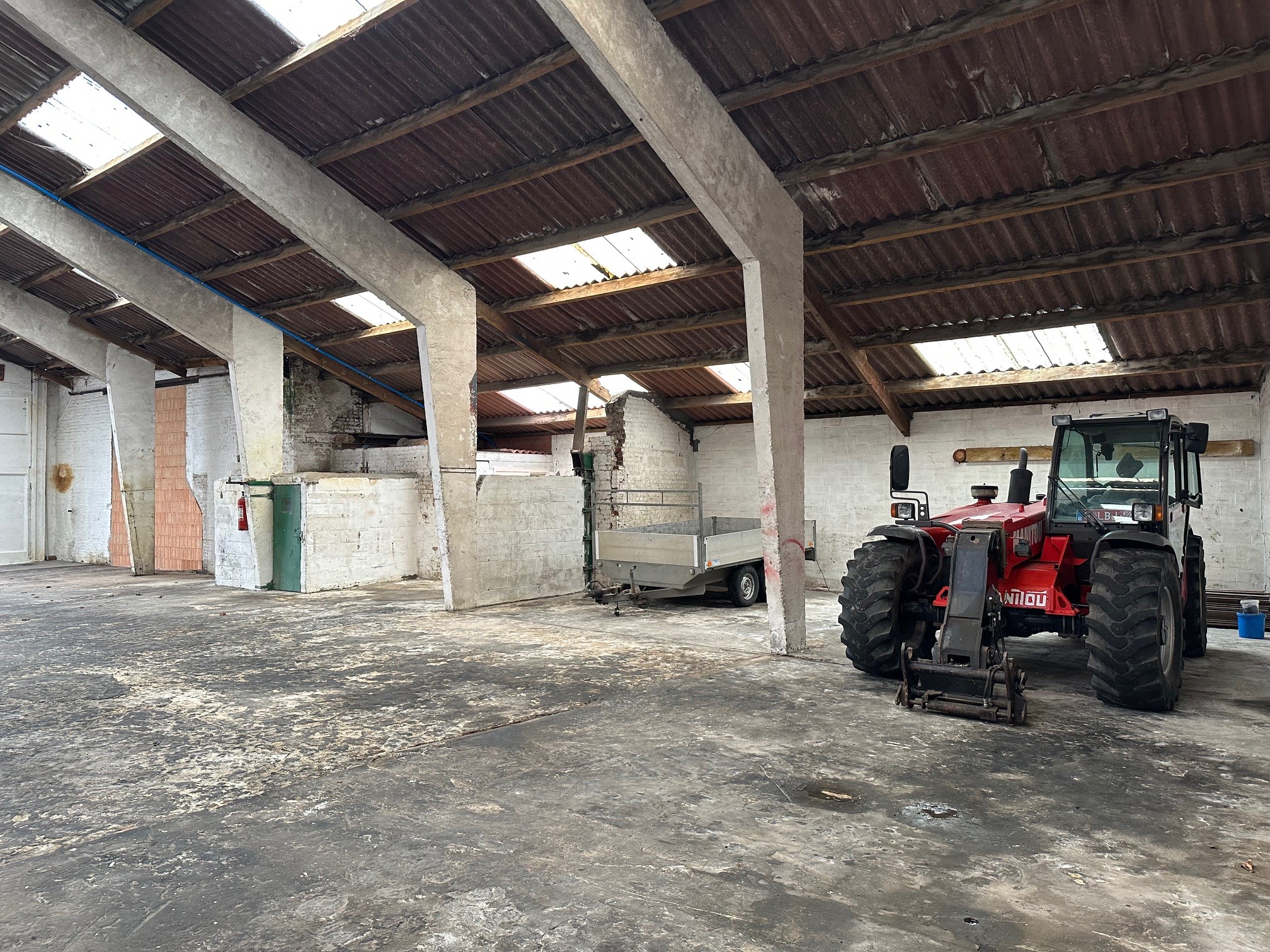 Commercial à louer à Izenberge - photo 4
