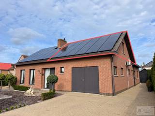 Mooi appartement met 2 slaapkamers op rustige locatie te Herenthout!<br /><br />Dit appartement is gelegen boven een eengezinswoning en bestaat uit een keuken, badkamer (voorzien van inbouwkasten, wastafel, douche en toilet), ruime woonkamer, twee volwaardige slaapkamers, een berging/wasplaats, fietsenberging, terras en een autostaanplaats. <br /><br />Het appartement is tevens ook voorzien van airco! <br /><br />De huurprijs bedraagt 800 euro per maand. <br />Er zijn geen gemeenschappelijke kosten. Alle verbruik is individueel!<br /><br />Het appartement is beschikbaar vanaf 1 januari 2027!<br />De EPC-waarde bedraagt 145 kWh/m²jaar (Label B). <br /><br />Hebt u interesse in dit mooie appartement?<br />Contacteer ons via info@debaco.be of bel ons op 014/73.77.77 voor een bezoek ter plaatse!