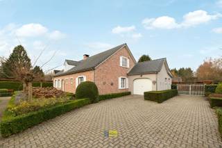 Rustig wonen met ruimte, licht en een prachtige tuin Schildedreef 40In een rustige en groene omgeving bevindt zich deze charmante Villa uit 1987,...