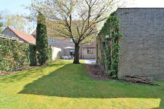 Deze uitstekend onderhouden en lichtrijke woning is gelegen in de Kasteeldreef, op slechts een steenworp van het centrum van Beveren. De woning...