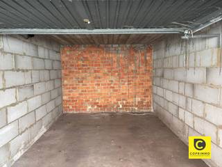 <p><span>Garage for rent in a prime location!</span></p><p><span>Convenient and easily accessible location, with shops, public transportation, and major thoroughfares nearby. Prins Boudewijnlaan also offers quick access to Antwerp, Berchem, and the Zuidrand.</span></p><p><span>The garage is located at the rear of the property. You drive in through an automatic access gate. The garage itself is equipped with a manually operated door.</span></p><p><span>Dimensions:</span></p><ul><li><span>Width: 2.21 m</span></li><li><span>Height: 1.86 m</span></li><li><span>Depth: 5.23 m</span></li></ul><p><span>Available immediately.</span></p><p><span>Interested? Feel free to contact us for more information.</span></p>
