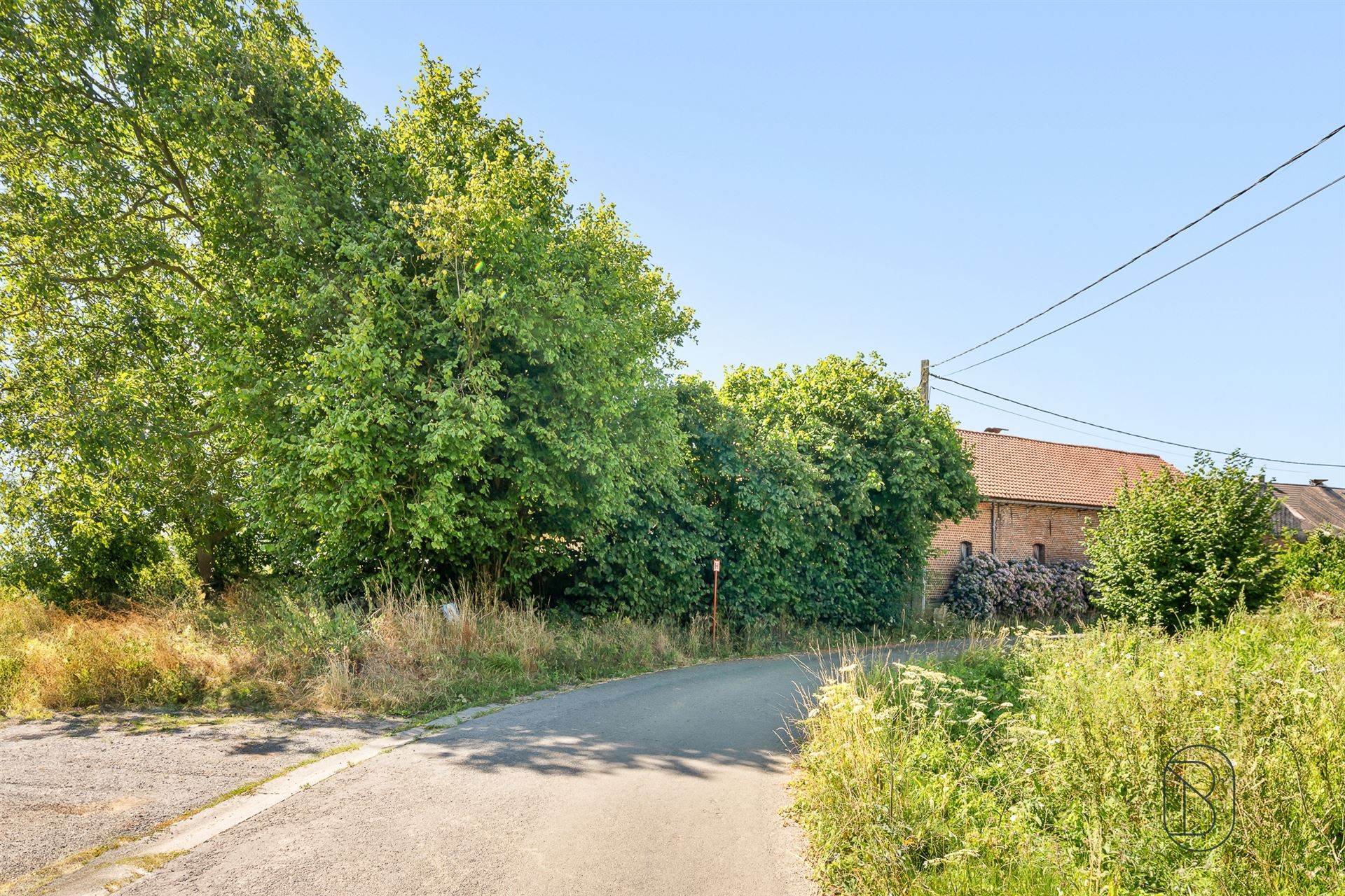 Charmante te renoveren woning op 29 are - foto 4