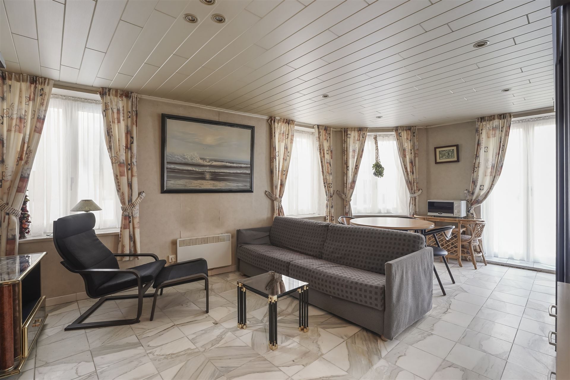 SLAAPHOEK / CENTRALE LIGGING - foto 2