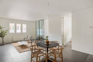 Le mobilier peut être repris...