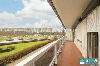 Dit 2 slaapkamer appartement bevindt zich op de grens tussen Borgerhout en Deurne op wandelafstand van Het Rivierenhof. Gelegen op de...