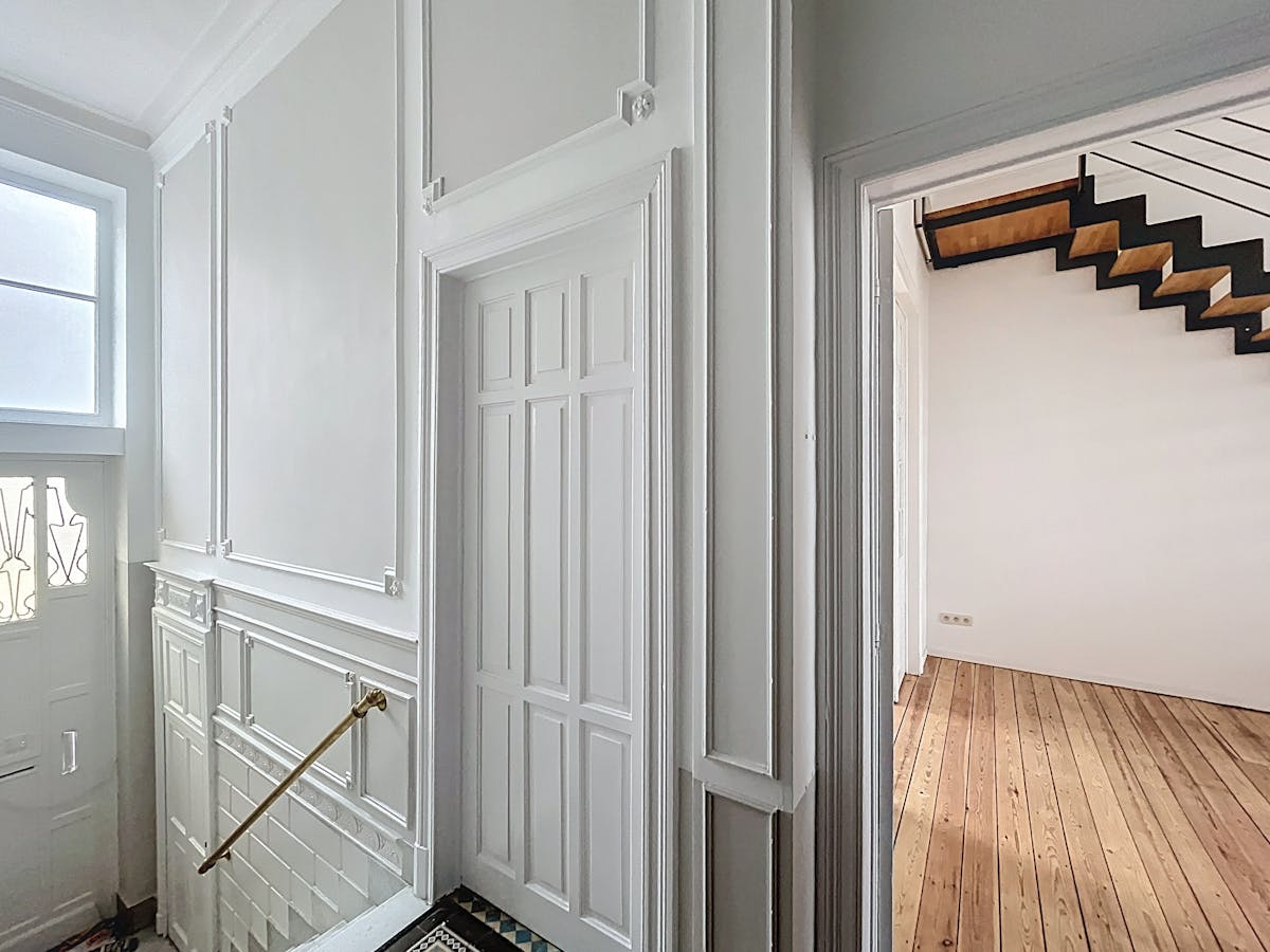 Gerenoveerd herenhuis (260m²) - 4 slpk/3 badk met tuin - foto 3