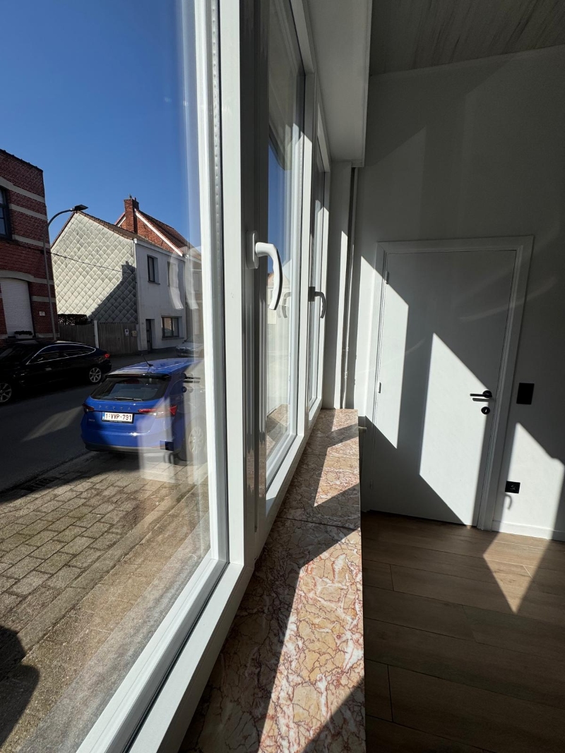 PRACHTIG GERENOVEERDE CHARMANTE WONING MET 2 SLPK EN TUIN!! - foto 5