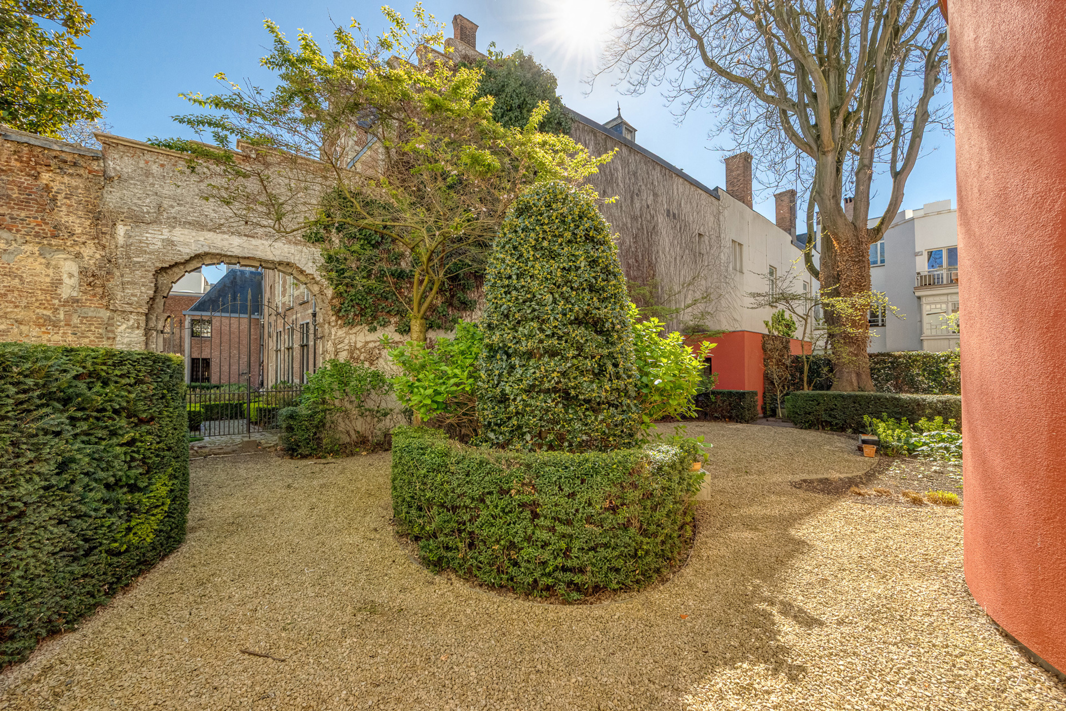 ANTWERPEN CENTRUM - Ruim appartement met kantoor en tuin  - foto 4