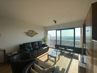 Cet appartement meublé, récemment entièrement rénové, est situé au 20e étage du prestigieux immeuble « De Mast » à Ostende et offre une vue...