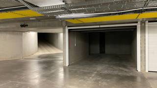Op zoek naar een veilige parkeerplek of extra opslagruimte?Gelegen in Wingene, biedt Residentie De Spie een exclusieve mogelijkheid van veilige en...