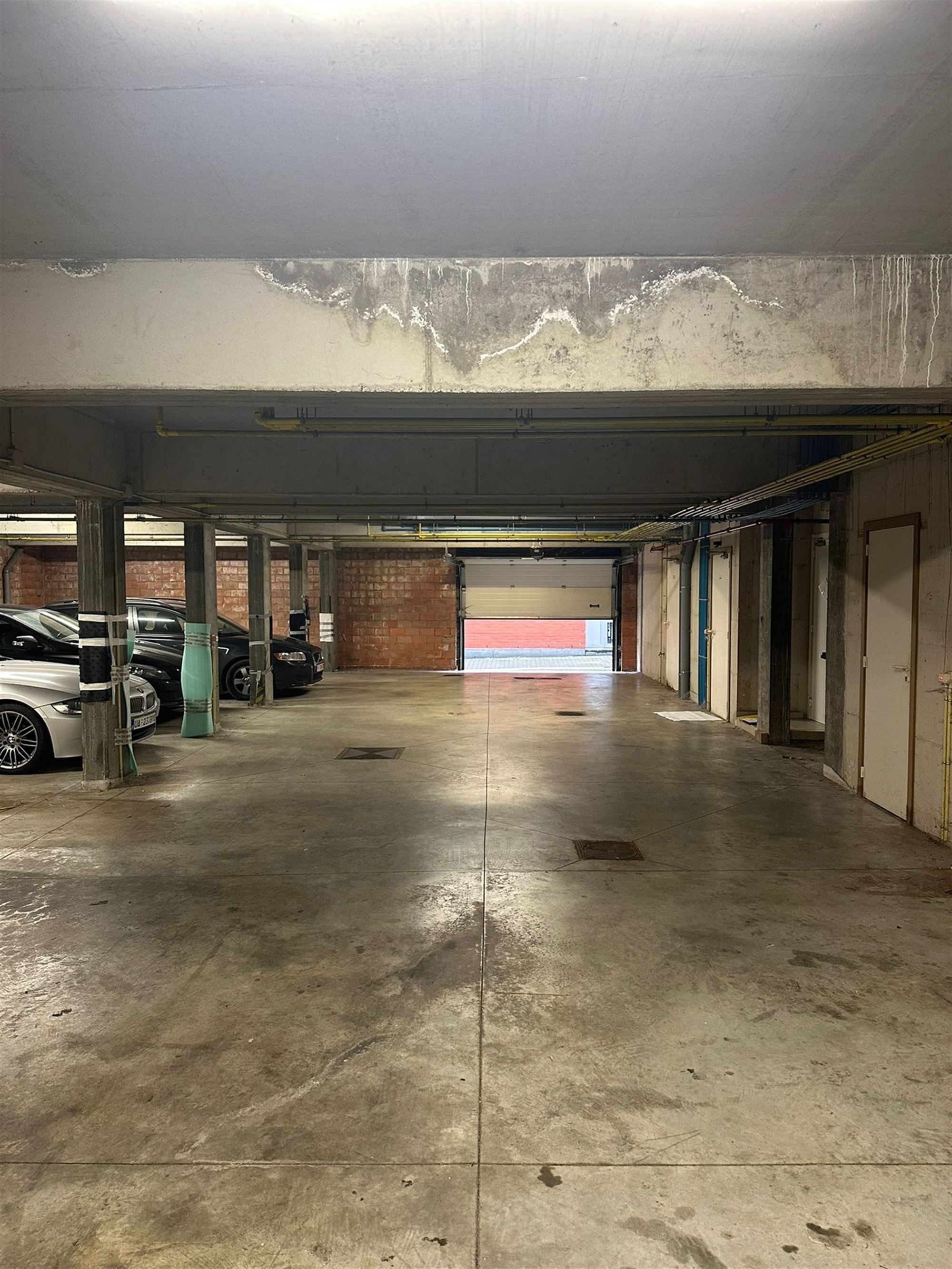 Overdekte staanplaatsen in centrum Aalst - foto 5