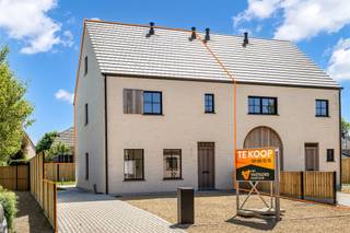 Prachtig afgewerkte nieuwbouwwoning (195m²) met 3 slaapkamers + zolder en volledige afgewerkte tuin te Beringen. Belangrijkste troeven:- Centrale...