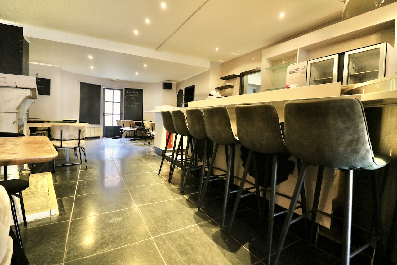 Centraal gelegen handelspand voor 1.450 EUR/mnd - foto 5