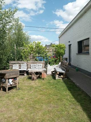 Charmante, instapklare driegevelwoning met ruime tuin in rustige woonwijkGelegen in een rustige en aangename buurt, bevindt deze...