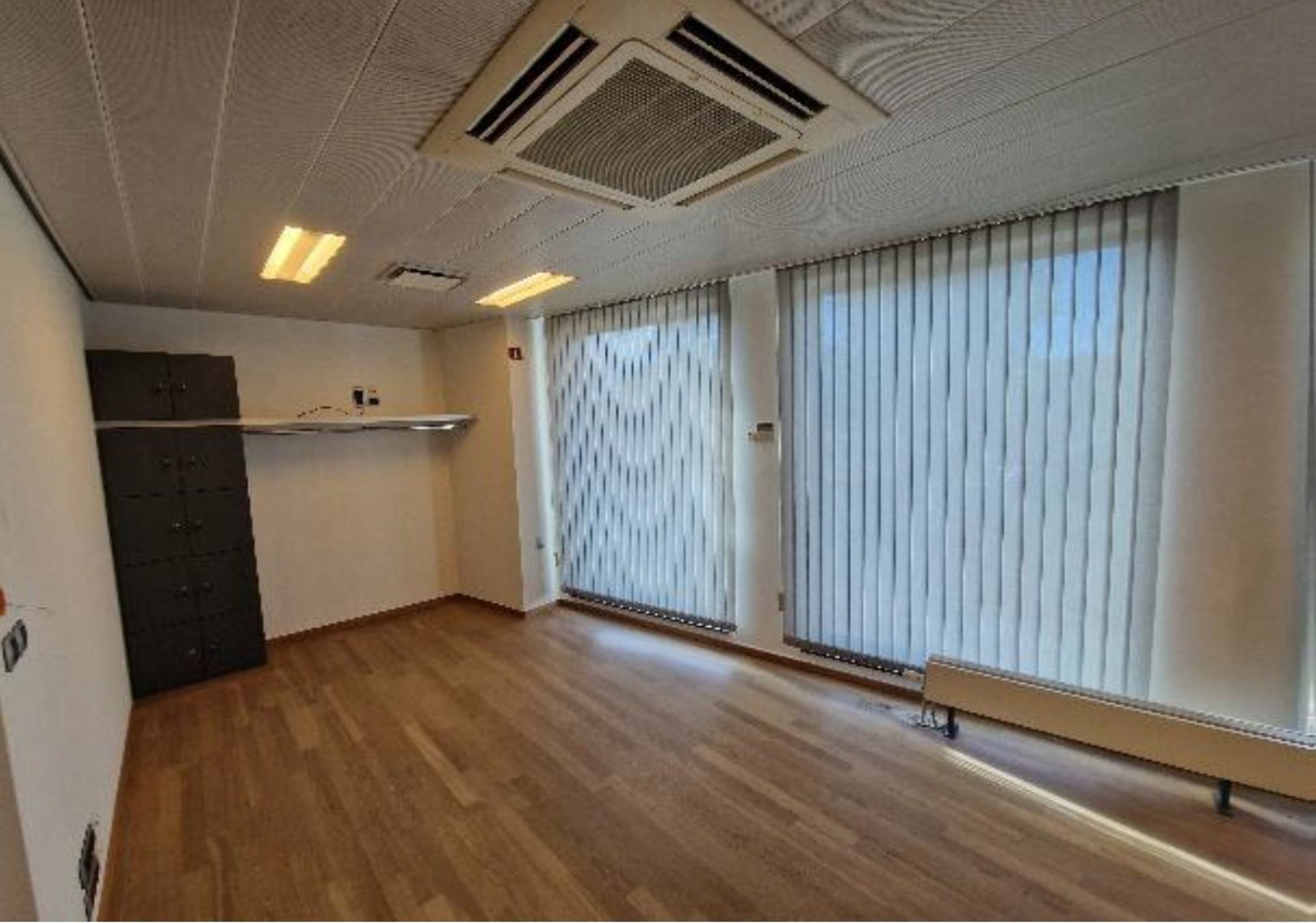 Handels- of kantoorruimte van ca. 280 m² op het gelijkvloers - foto 2