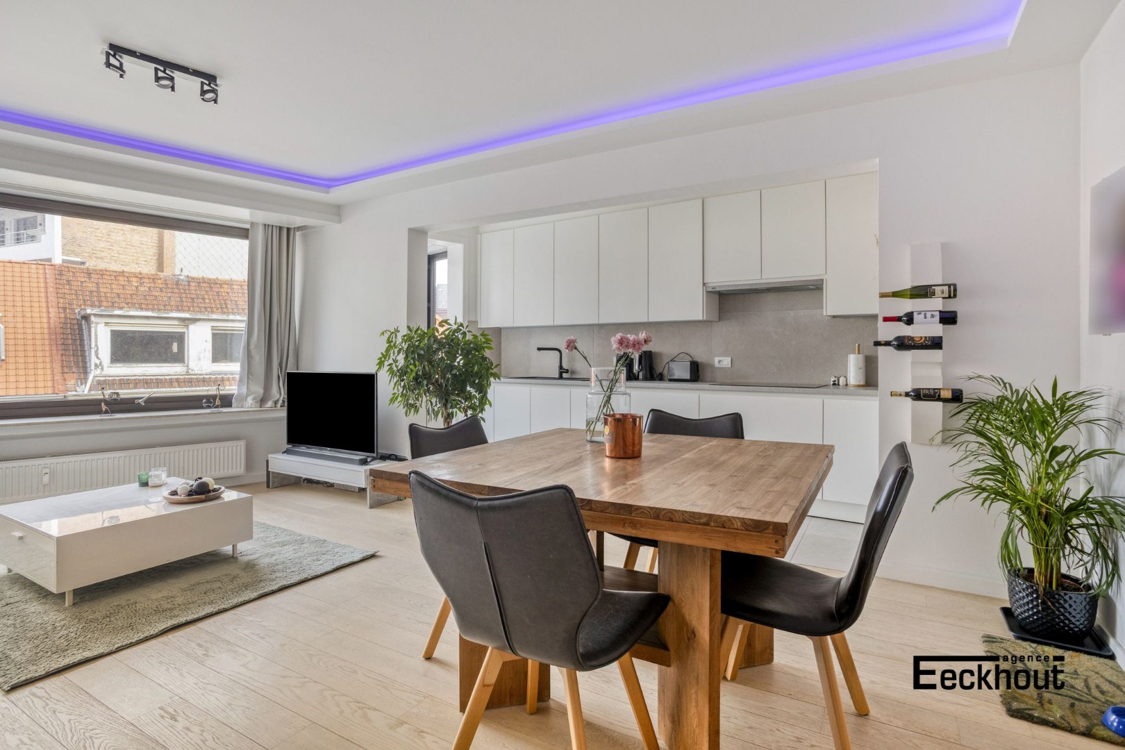 Tot in de puntjes gerenoveerd appartement op rustige locatie in het centrum van Oostende! - foto 3