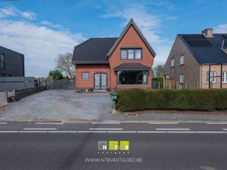 VRIJSTAANDE WONING MET 3 SLAAPKAMERS OP EEN PERCEEL VAN 12A45CA TE MAASEIK (NEEROETEREN)TROEVEN- Ideale, instapklare gezinwoning.- Totaalrenovatie...