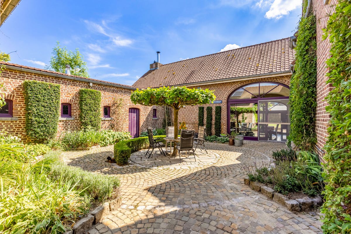 Gerenoveerde vierkantshoeve in het landelijke Vliermaal - foto 2