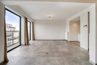Nabij het stadscentrum van Diksmuide bieden we u deze gezellige en comfortabele studio aan. De studio bevindt zich op de derde verdieping in...