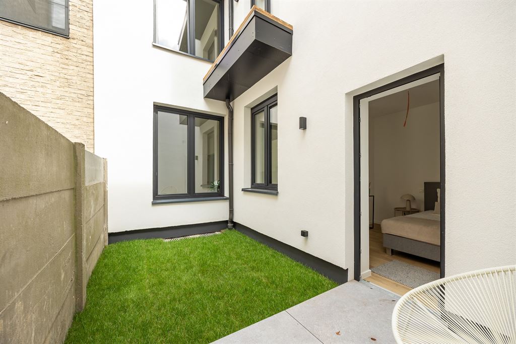 Hoogwaardig gerenoveerd app met 2slpk en tuin - foto 5