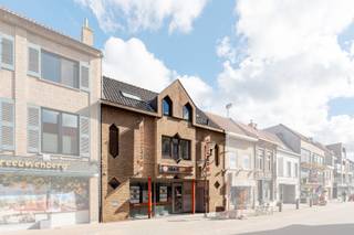 [[ DIT PAND NEEMT DEEL AAN DE ERA OPEN HUIZEN DAG OP 6/12 VAN 14:30 TOT 15:30 ]]Instapklare investering in het hart van VeurneIn de Zuidstraat, op...