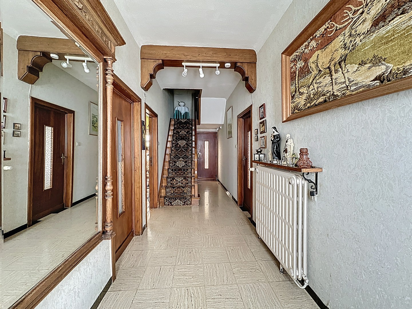 Maison à rénover avec grand garage/espace de stockage à Schore. - photo 2