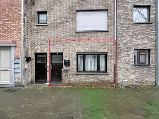 LIGGING: Dit appartement is zeer centraal gelegen. De markt en de winkelstraat van Eeklo is op wandel/fietsafstand. Ook de invalswegen zoals bv...