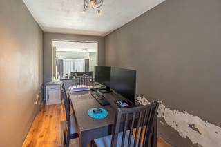 <p>Opzoek naar jouw eerste eigen stek? Gevonden! Welkom in de Eduard Anseelestraat 74, een knusse woning op wandelafstand van winkels, horeca, openbaar vervoer en onderwijs. Bovendien kent de woning een uitstekende verbinding met Antwerpen, Brussel, Mechelen en Sint-Niklaas dankzij de nabijheid van A12 en N16.</p><p>Je geniet van een heerlijk avondje voor de buis in de gezellig zithoek die verbinding heeft met de eetkamer. De vernieuwde badkamer bevindt zich tussen de eetkamer en geïnstalleerde keuken. De keuken geeft toegang tot het tuintje met uitweg langs achter, ideaal voor vuilnisbakken en fietsen! De eerste verdieping biedt 2 volwaardige slaapkamers. Kelder en tuinberging zorgen voor extra opslagplaats. </p><p>De platte daken zijn vernieuwd, alsook de gasleidingen en verwarmingsinstallatie is gerenoveerd.</p><p>Stedenbouwkundige inlichtingen: Gvg - Wg - Gmo - Gvkr - Gvv</p><p>Meer info en documenten op www.malines-group.be</p>