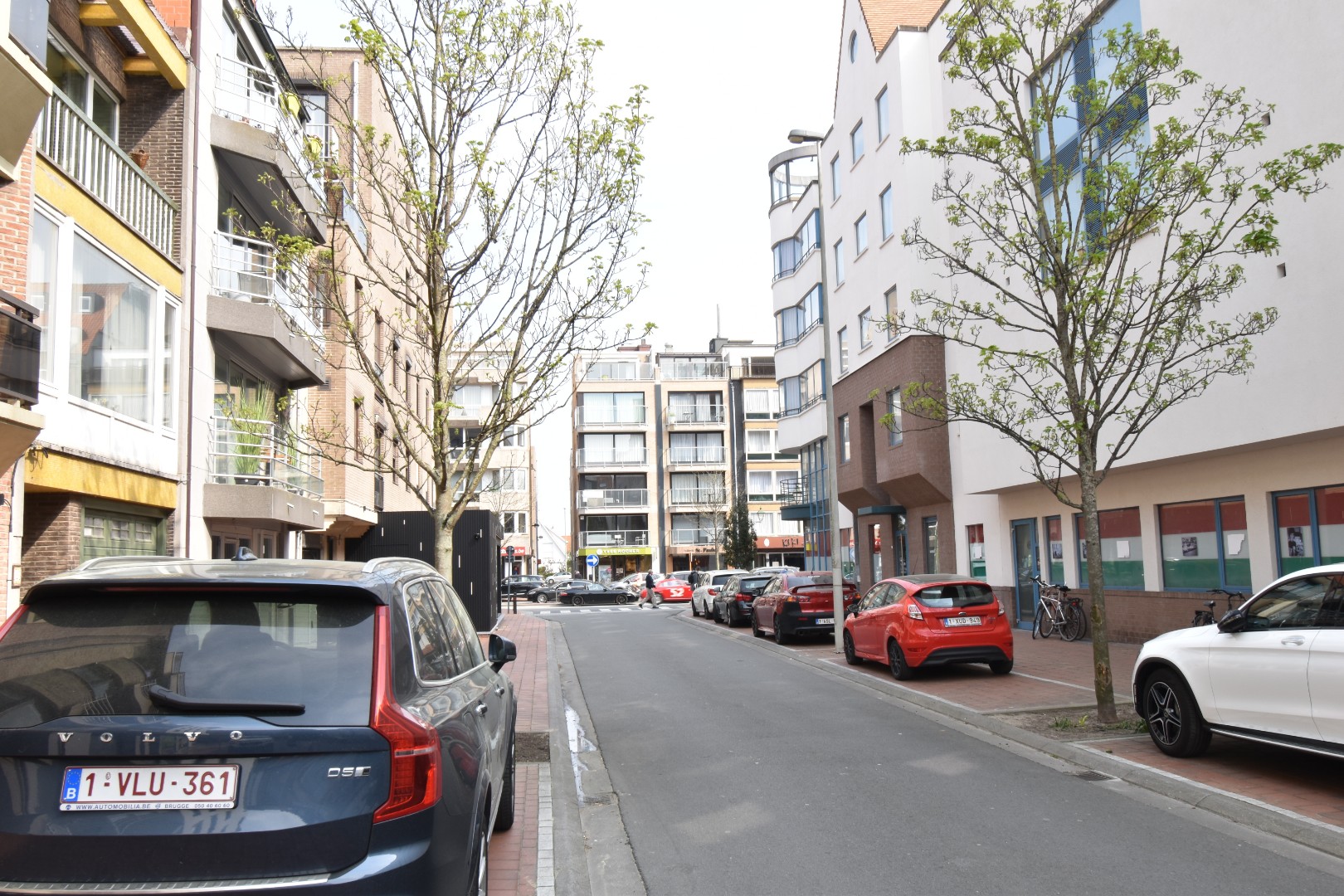 Autostaanplaats te koop vlakbij de Lippenslaan. - photo 3