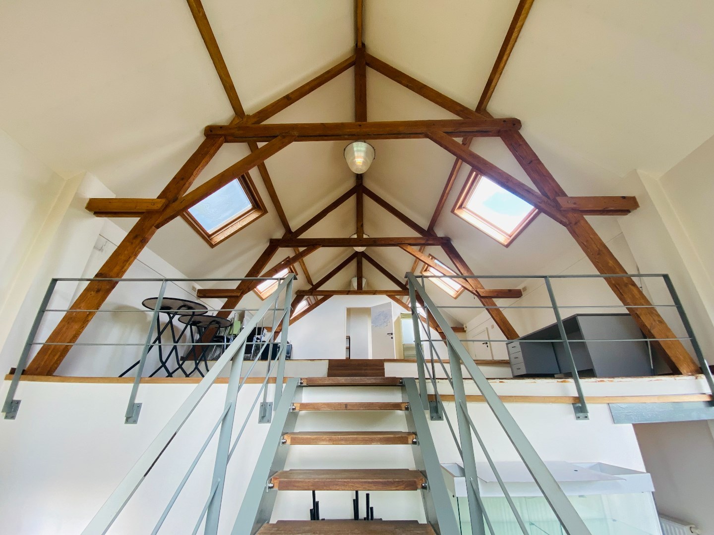 Instapklare polyvalente ruimte van 90 m² in loft-stijl op een groene locatie! - foto 1