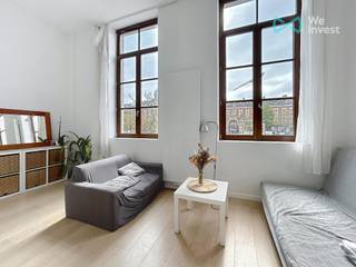 Tel: 0456 12 69 85E-mail: clara.jacquy@weinvest.beWe Invest biedt u met plezier en in exclusiviteit dit lichtrijke appartement met twee slaapkamers...