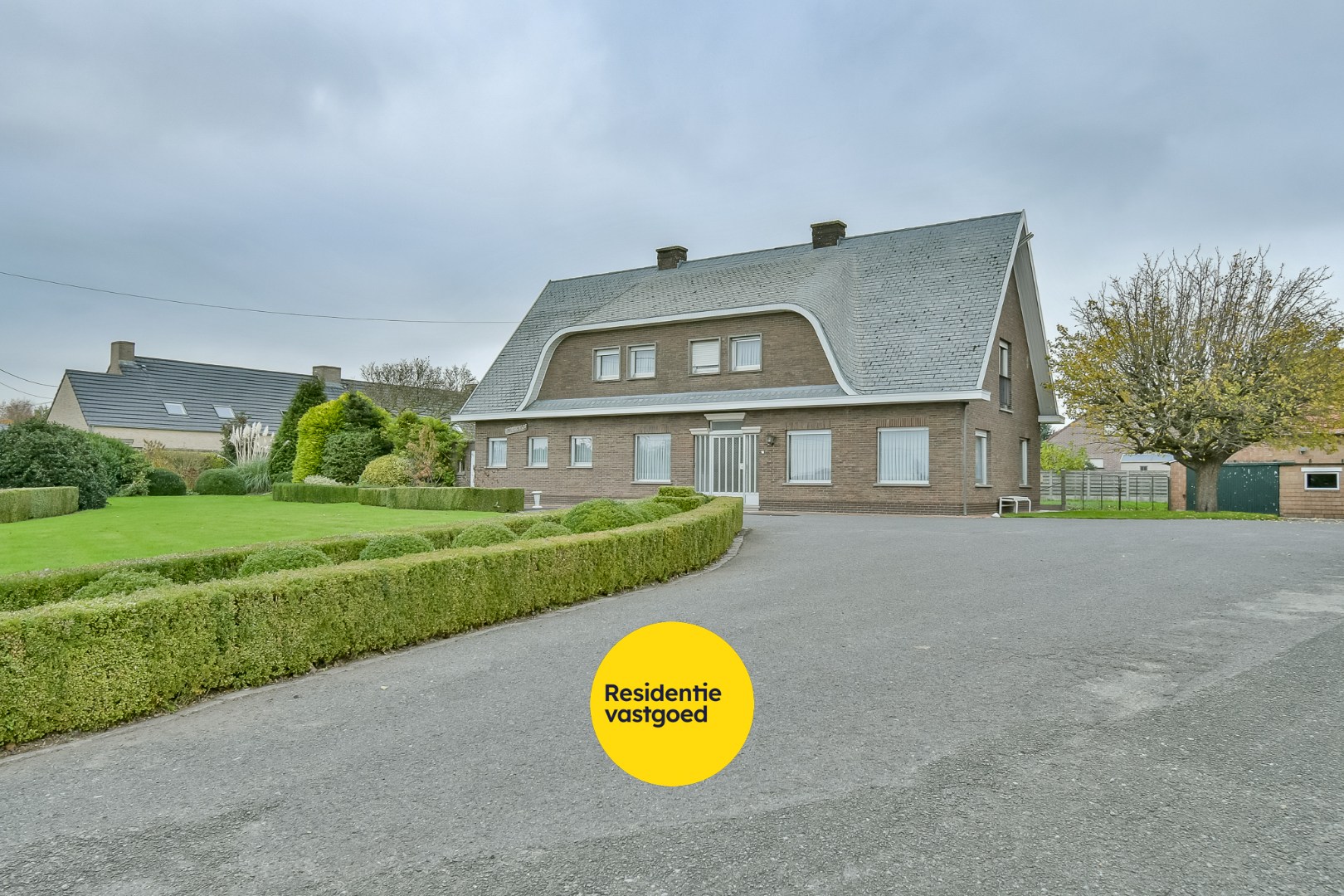 Statige woning met ruime loodsen in Kortemark! - foto 2