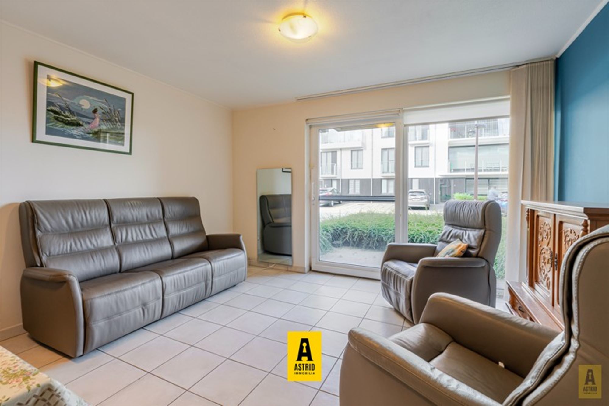 Gezellig gelijkvloers appartement met zonnig terras vlak aan zee én centraal! - foto 4