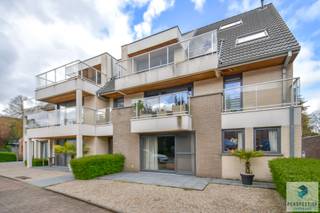 In Beernem bevindt zich dit ruime duplex-appartement van 111 m², gelegen op de derde verdieping van een kleinschalige residentie.<br />Grote lichtrijke leefruimte met bureauruimte en eetplaats, volledig ingerichte open keuken, die aansluit op het ruime zongericht terras<br />In de hal is er een praktische berging en een apart gastentoilet. Op de verdieping zijn er twee ruime slaapkamers en een badkamer met een ligbad, douche, toilet en lavabo.<br />Achteraan de residentie is er bovendien de mogelijkheid om een garagebox aan te kopen, - Garagebox: 16.000 euro<br />- Stedenbouwk. inl. in aanvraag<br /> 
<div>
<div>
<div>
<div><span><span><span><span><span><span><span><span><span><span><span><span><span><span><span><span><span><span><span><span>Contacteer PERSPECTIEF VASTGOED – 7 op 7 bereikbaar – voor meer informatie of een bezoek.<br />Bel  050/550.750 of mail naar info@perspectiefvastgoed.be.</span></span></span></span></span></span></span></span></span></span></span></span></span></span></span></span></span></span></span></span></div>
</div>
</div>
</div>