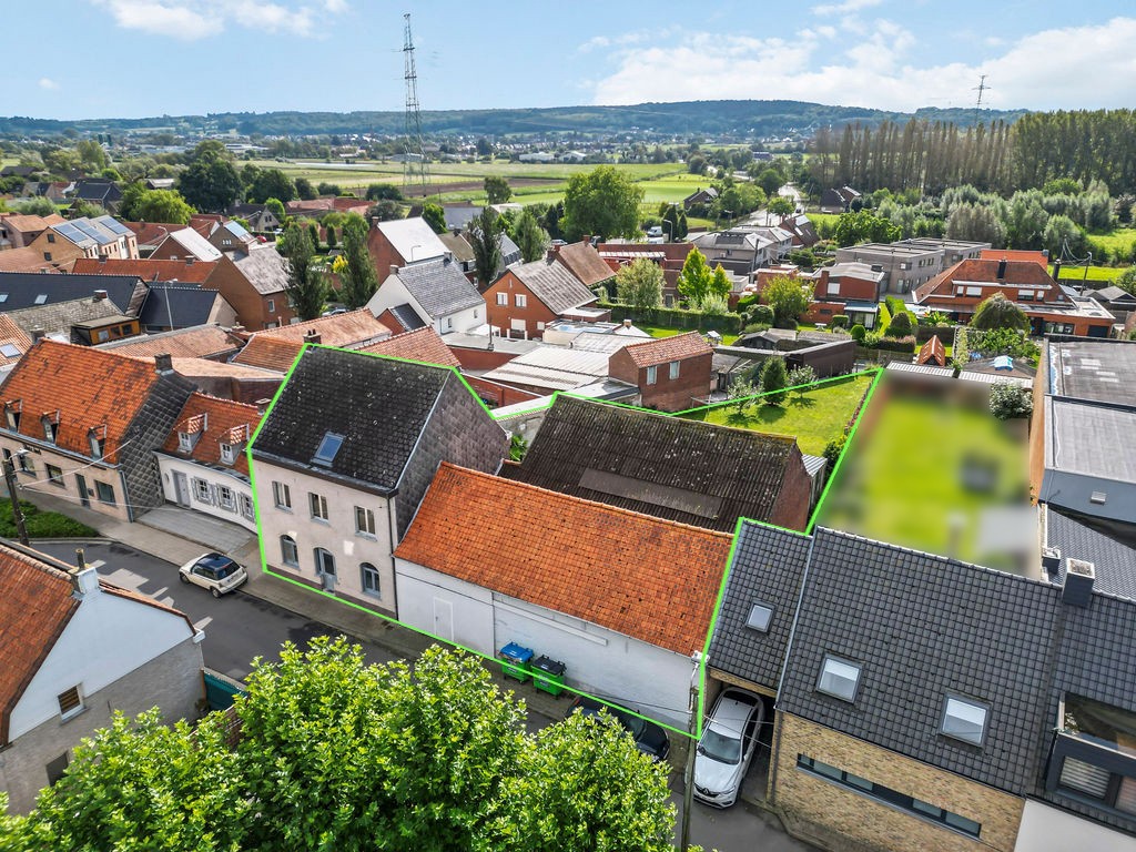 Ruim woonhuis met ruim magazijn op 908m²! - foto 1