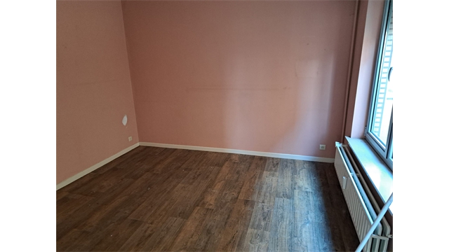 Een gerenoveerd appartement op de eerste verdieping - foto 4