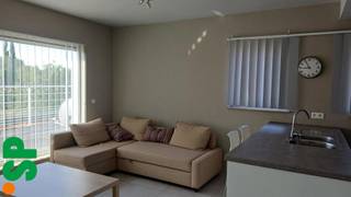 Centraal gelegen in Wommelgem bevindt zich dit volledig gemeubelde en instapklare 1-slaapkamerappartement. Dankzij de centrale ligging geniet u van een vlotte bereikbaarheid en bevinden winkels, openbaar vervoer en andere voorzieningen zich op wandelafstand.<br /><br />Het appartement is volledig ingericht en voorzien van alle nodige meubels en huisraad. U hoeft enkel uw persoonlijke spullen mee te brengen.<br />Het appartement bestaat uit inkomhall met ingemaakte kasten, berging met wasmachine, leefruimte met aangrenzend terras, ingerichte keuken, slaapkamer en badkamer.<br /><br />Vaste forfaitaire kosten: € 280/maand, zijnde elec, gas, water, internet <br />Domiciliëring is niet mogelijk.<br /><br />Voor bijkomende inlichtingen of een bezoek ter plaatse kan u ons contacteren op het nummer 014/51.95.00.