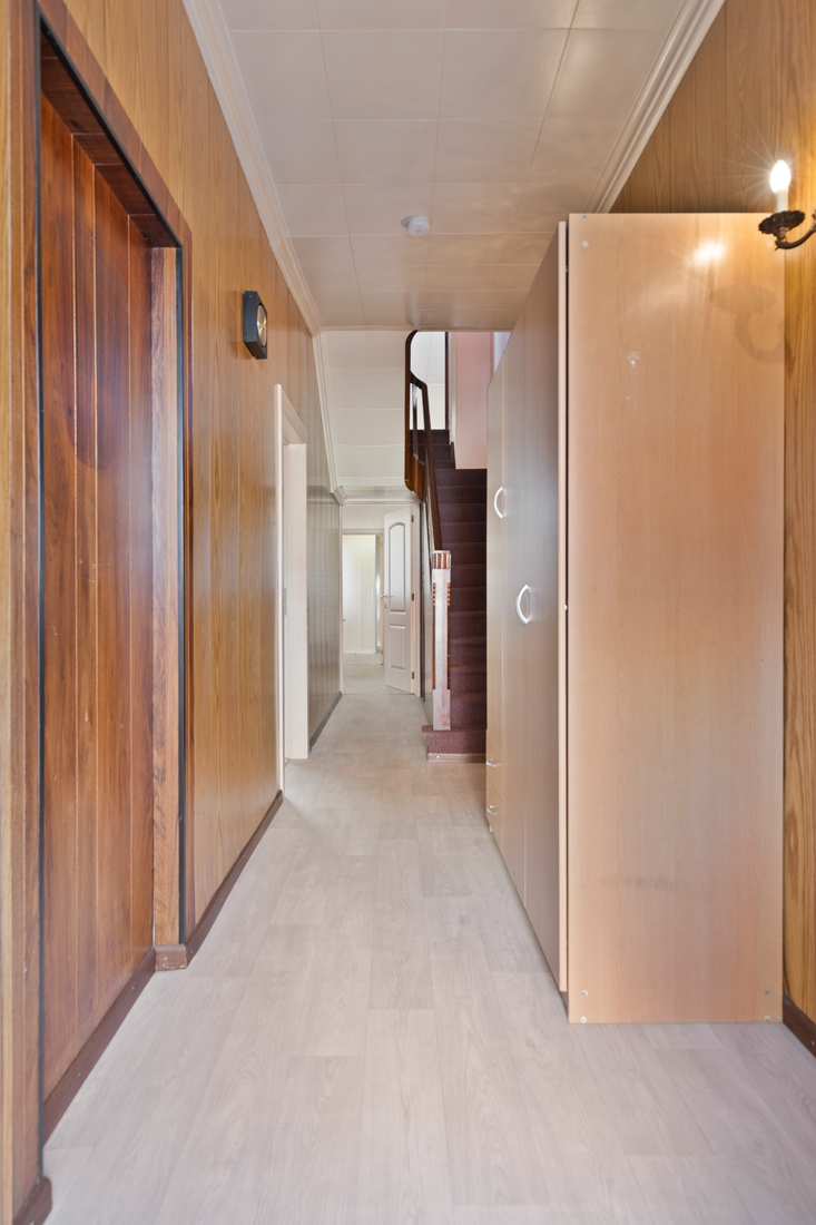 Te renoveren woning met 3 slaapkamers en terras in Burcht - photo 3