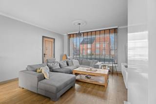 Rustige ligging op fietsafstand van centrum LokerenVolledig gerenoveerd door de eigenaars (vanaf 2007)Zuidgerichte tuin met zonnig terras3...