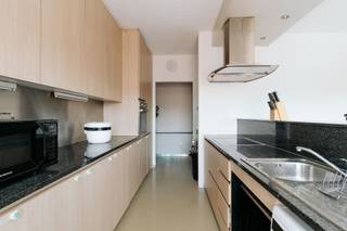 <p><strong>Bezoek mogelijk na aanmaken huurprofiel: </strong><strong>https://onid.mijnhuurprofiel.be/property/4e2acc12-2e97-4a1e-8a2f-dcaf2e47118a</strong></p><p><br /></p><p>Dit ruime appartement is gelegen op de tweede verdieping van een verzorgd gebouw in de Heistraat. De centrale ligging zorgt ervoor dat talrijke winkels, openbaar vervoer en scholen in de directe wandelomgeving van het appartement zijn. Dankzij de ring van Antwerpen en de A12 beschik je hier altijd over een vlotte verbinding met de auto. </p><p><br /></p><p>Het appartement beschikt over een inkomhal, ruime leefruimte met keuken, bergruimte, slaapkamer 1 met aansluitend de badkamer en slaapkamer 2 met aansluitende een douchekamer. </p><p><br /></p><p>Daarnaast kunnen bewoners gebruik maken van de gemeenschappelijke fietsenstalling.</p>
