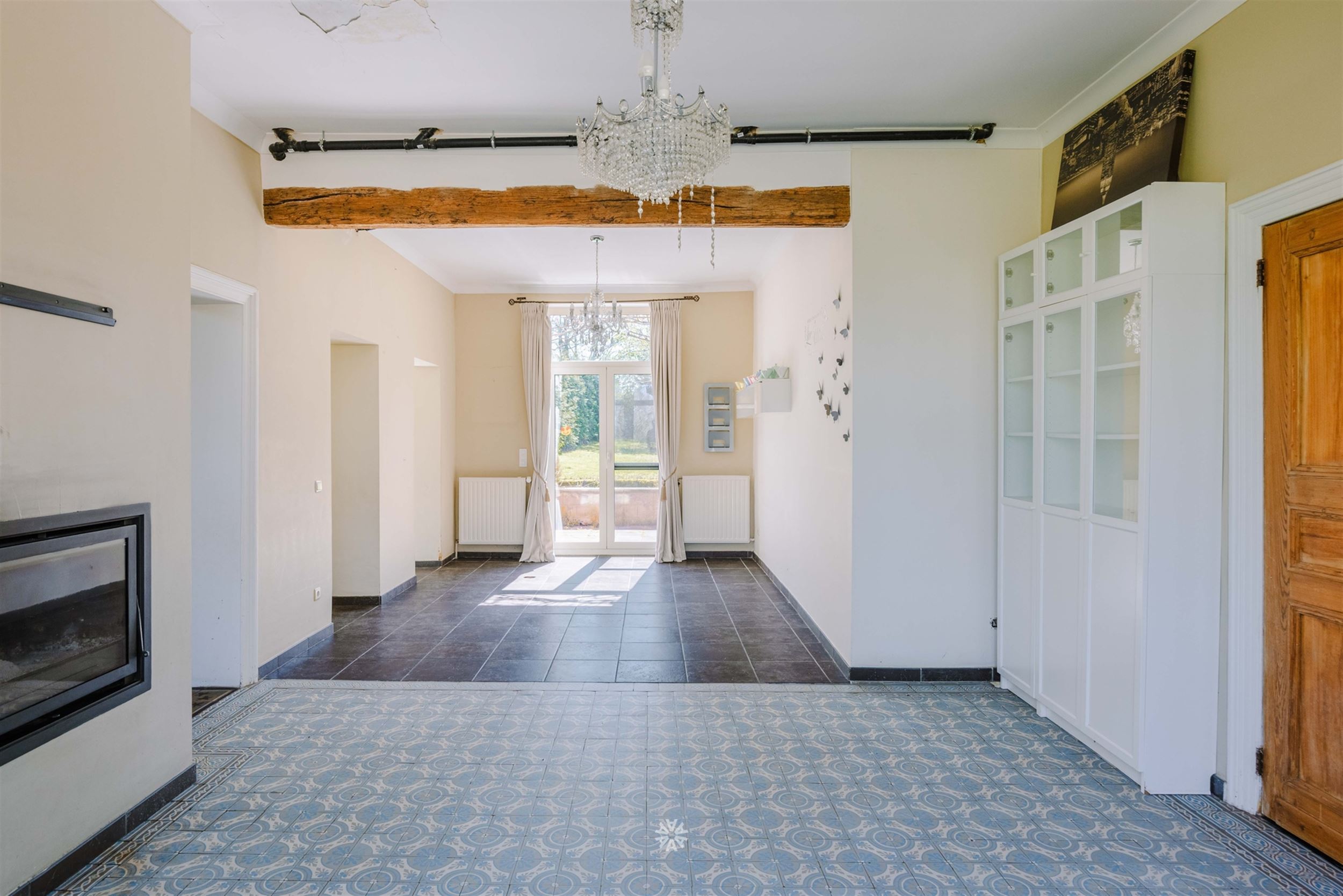 Maison de caractère avec un grand potentiel  - photo 4