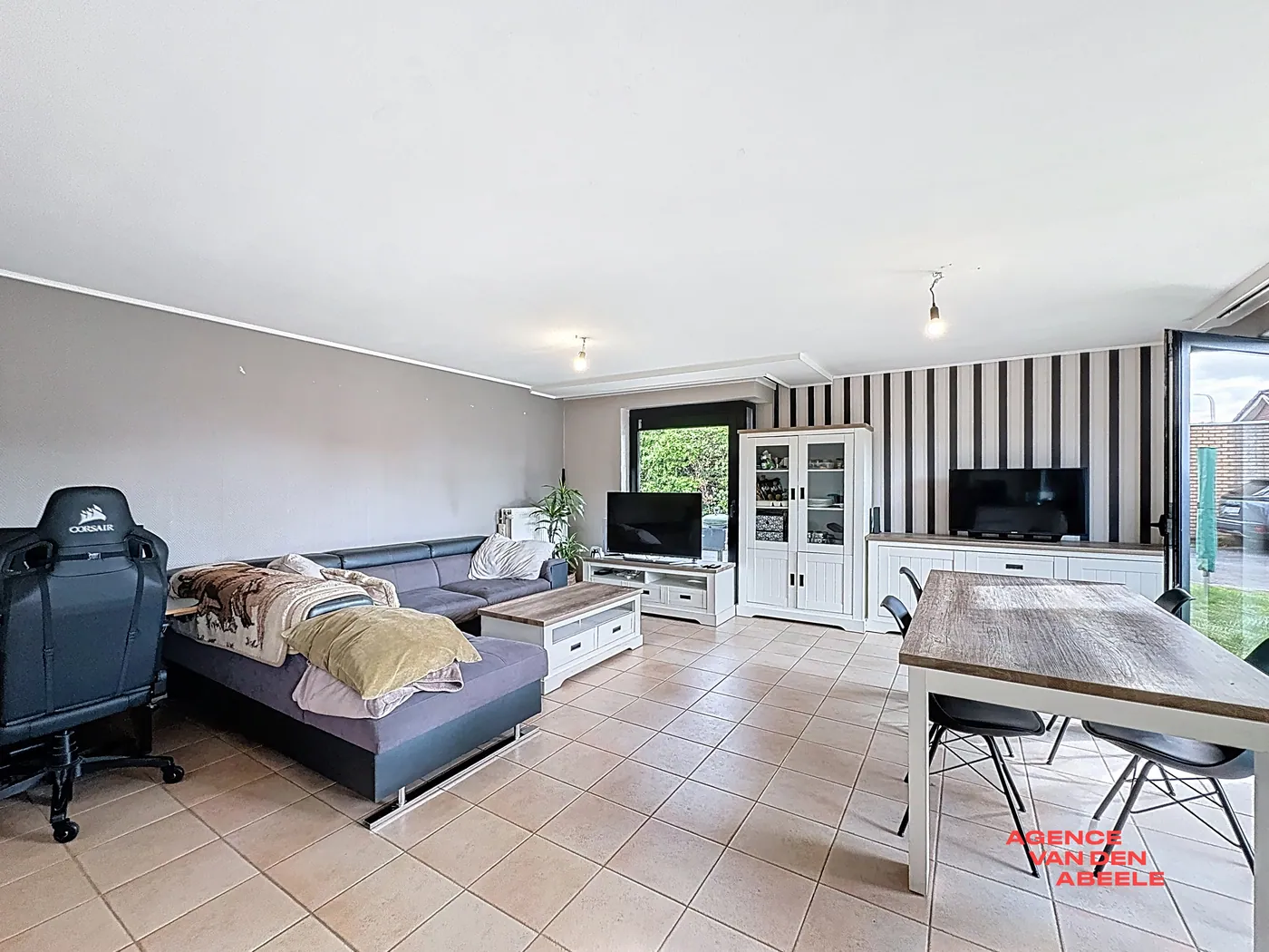 Spacious apartment close to the heart of Oostkamp with garage - photo 4