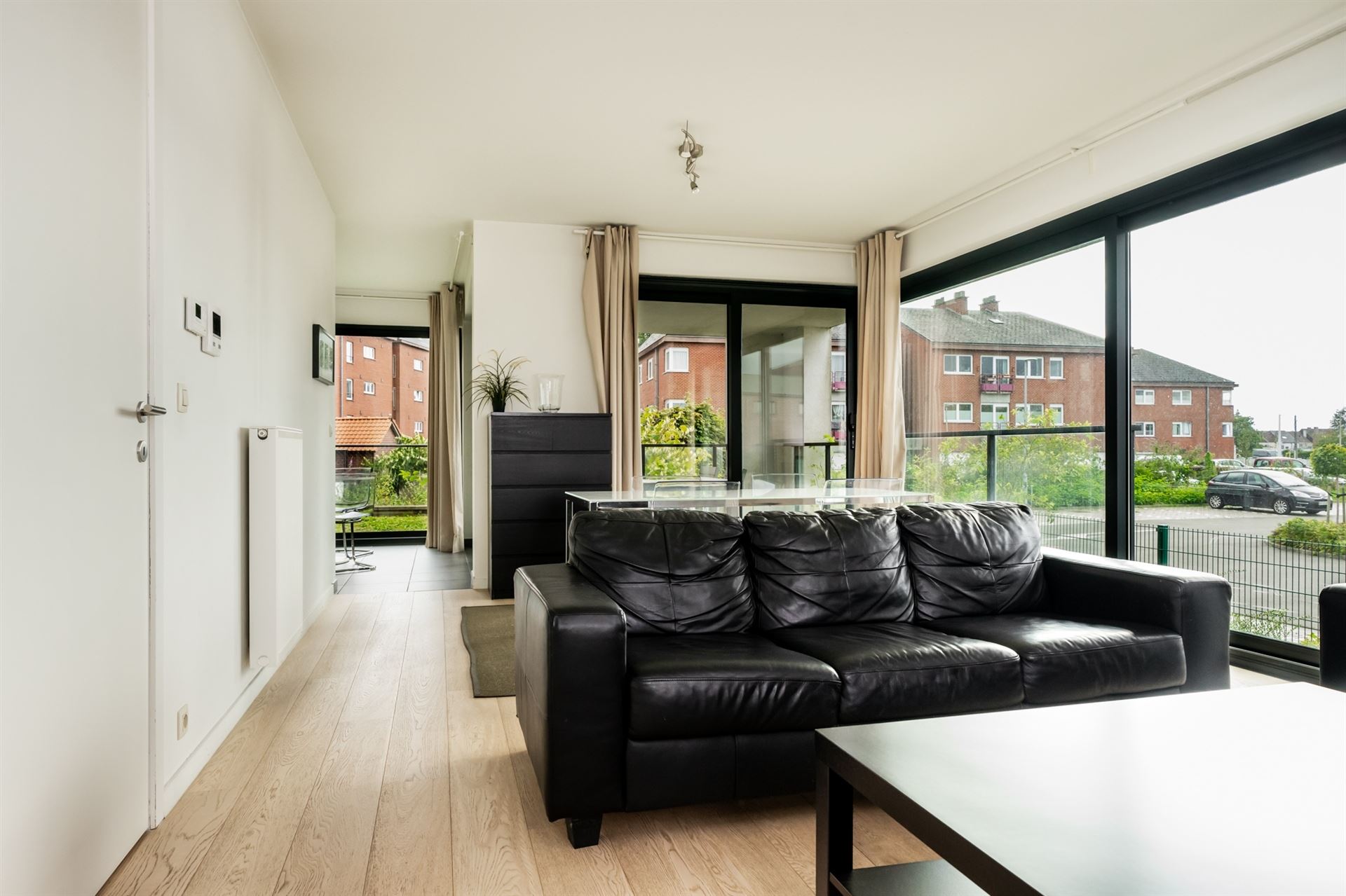 Appartement spacieux et lumineux, meublé, avec terrasse – Emplacement stratégique à Waterloo - photo 4