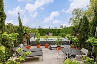 Zeer unieke architectenwoning op een ruim perceel van 1.378m².BEKIJK ZEKER ONZE (VIRTUELE) GRONDPLANNEN EN ATTESTEN VOOR DE INDELING EN EXTRA...