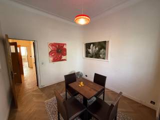 Immo Pické vous propose cet appartement rez-de-chaussée très bien situé en face du parc Duden, à proximité immédiate des écoles, des commerces,...