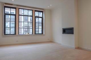 Residentie bestaande uit 4 eenheden dat geheel is gerenoveerd in 2021. Werkelijk het hele gebouw is aangepakt! Deze complete residentie is gelegen...