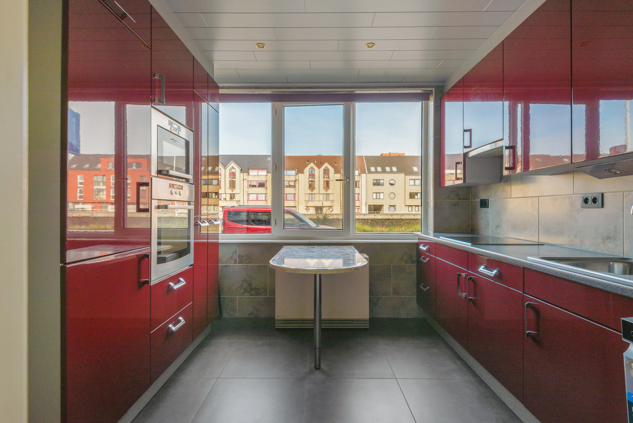 Ruim en verzorgd gelijkvloers appartement met 3 slaapkamers - foto 4