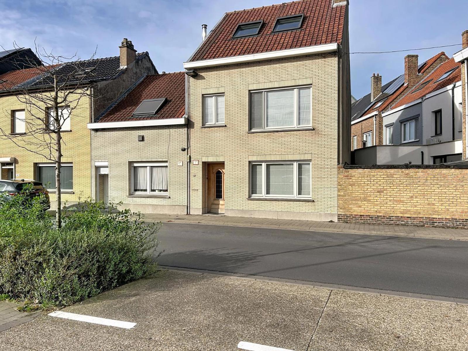 Instapklare woning met 3 slaapkamers op interessante locatie - foto 1